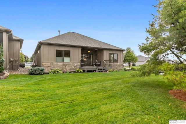 9930 Edgewater Lane, Lincoln, NE 68527