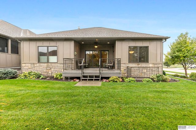 9930 Edgewater Lane, Lincoln, NE 68527