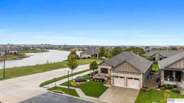 9930 Edgewater Lane, Lincoln, NE 68527