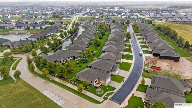 9930 Edgewater Lane, Lincoln, NE 68527