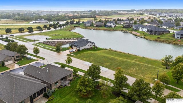 9930 Edgewater Lane, Lincoln, NE 68527