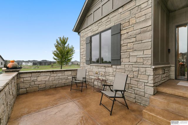 9930 Edgewater Lane, Lincoln, NE 68527