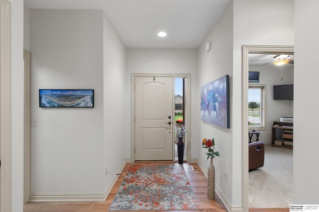 9930 Edgewater Lane, Lincoln, NE 68527