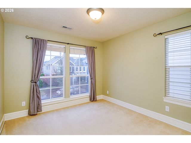 12594 Nw BAYONNE Ln, Portland, OR 97229