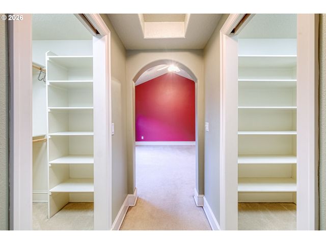 12594 Nw BAYONNE Ln, Portland, OR 97229