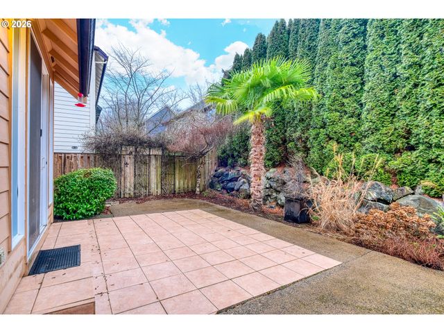 12594 Nw BAYONNE Ln, Portland, OR 97229