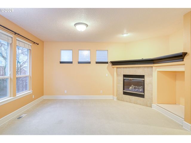 12594 Nw BAYONNE Ln, Portland, OR 97229