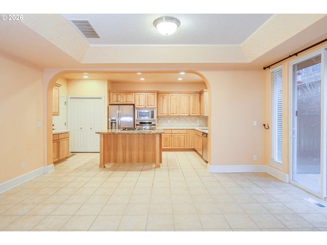 12594 Nw BAYONNE Ln, Portland, OR 97229