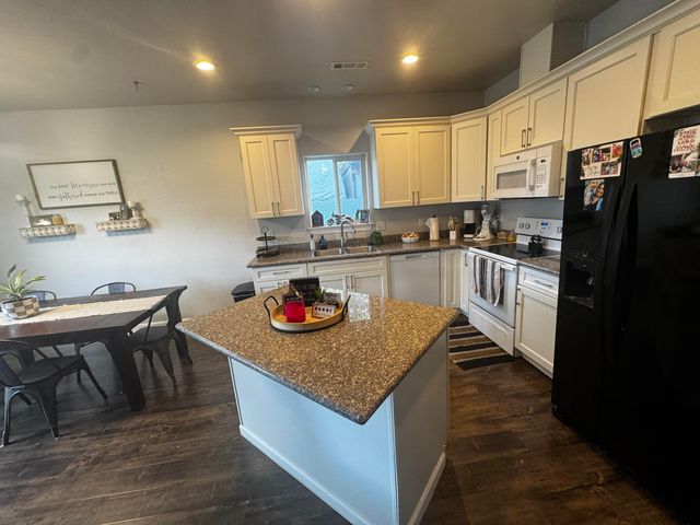 2642 Wyatt Drive, Medford, OR 97501