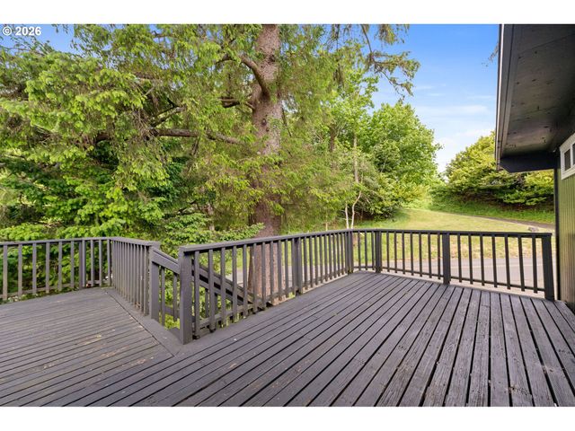 404 CHINOOK Ave, Astoria, OR 97103