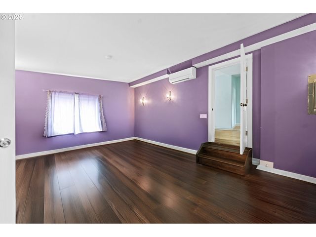 404 CHINOOK Ave, Astoria, OR 97103