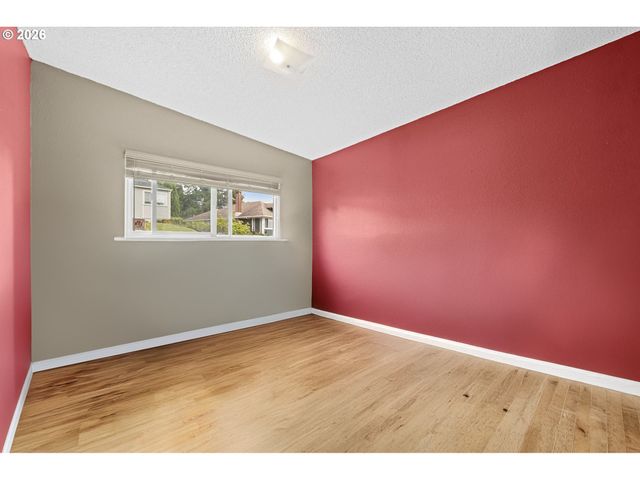 404 CHINOOK Ave, Astoria, OR 97103