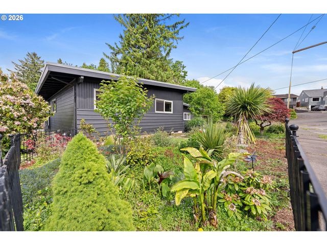 404 CHINOOK Ave, Astoria, OR 97103
