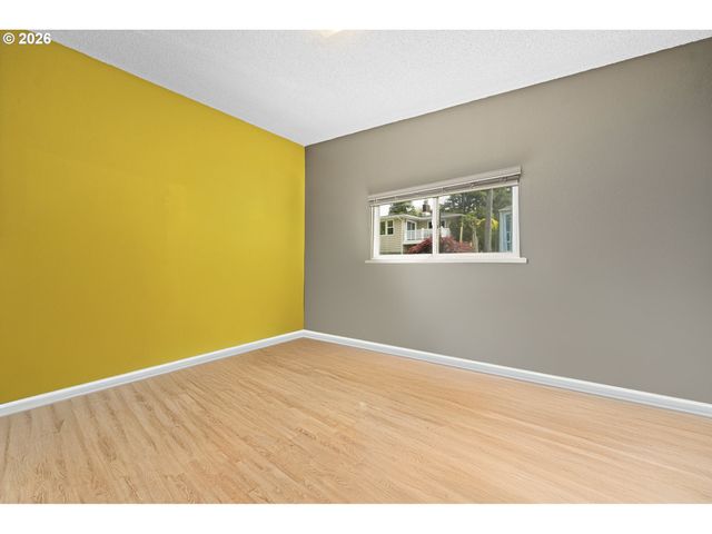 404 CHINOOK Ave, Astoria, OR 97103