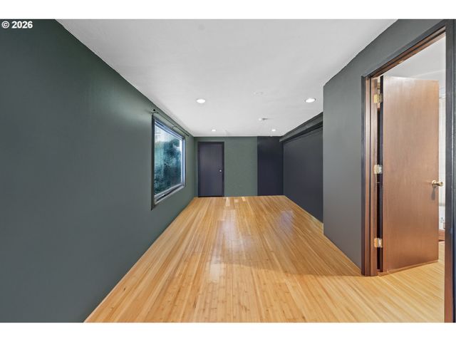 404 CHINOOK Ave, Astoria, OR 97103