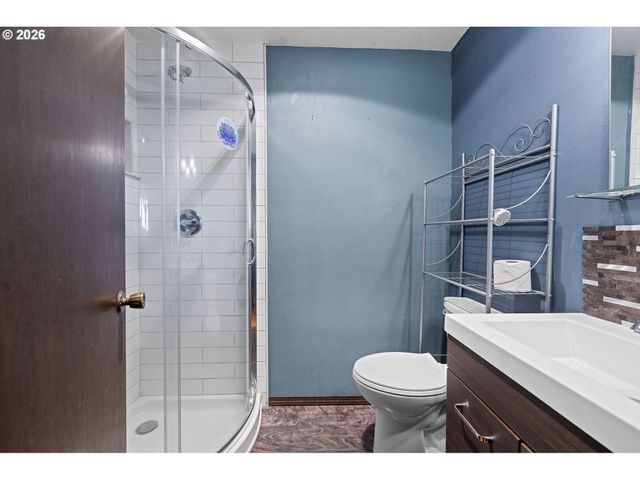 404 CHINOOK Ave, Astoria, OR 97103