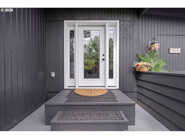 404 CHINOOK Ave, Astoria, OR 97103