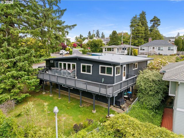 404 CHINOOK Ave, Astoria, OR 97103
