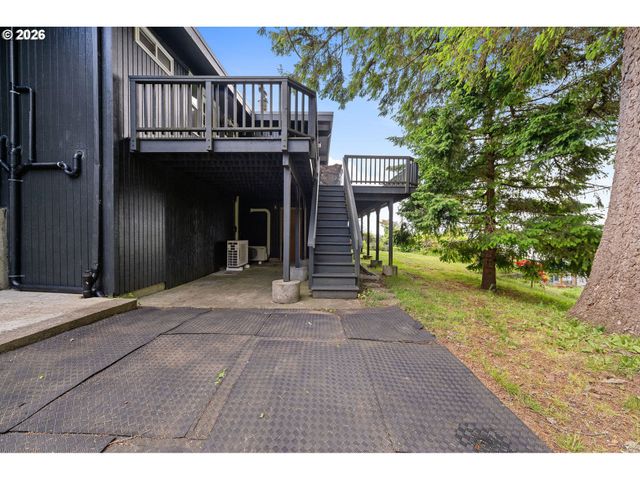 404 CHINOOK Ave, Astoria, OR 97103