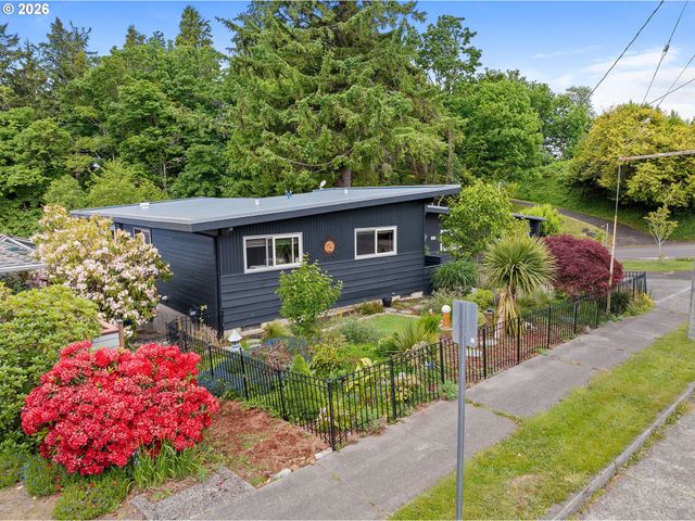 404 CHINOOK Ave, Astoria, OR 97103