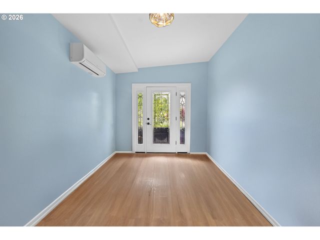 404 CHINOOK Ave, Astoria, OR 97103