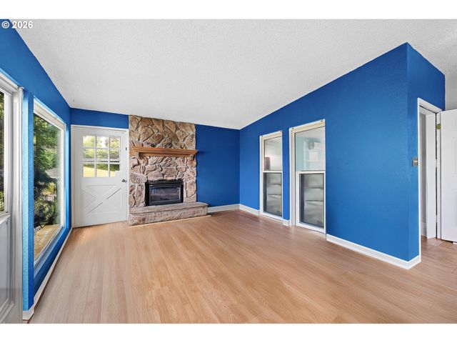 404 CHINOOK Ave, Astoria, OR 97103