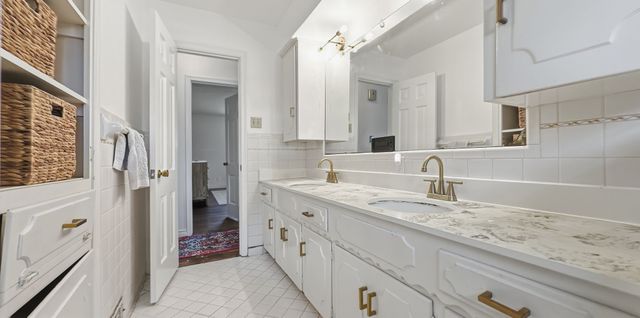 2122 Castleford Lane, Garland, TX 75040