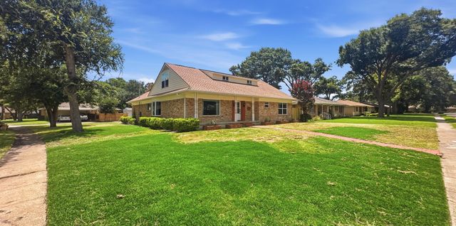 2122 Castleford Lane, Garland, TX 75040
