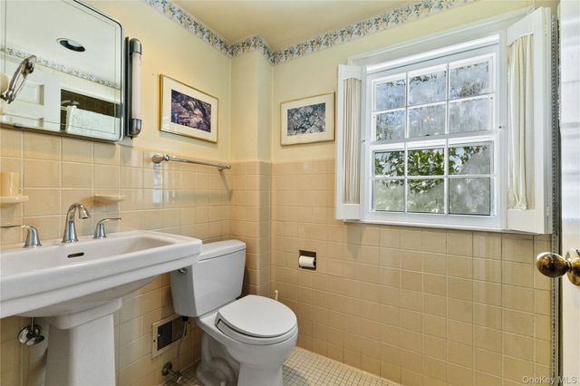 32 Harrison Drive, Larchmont, NY 10538