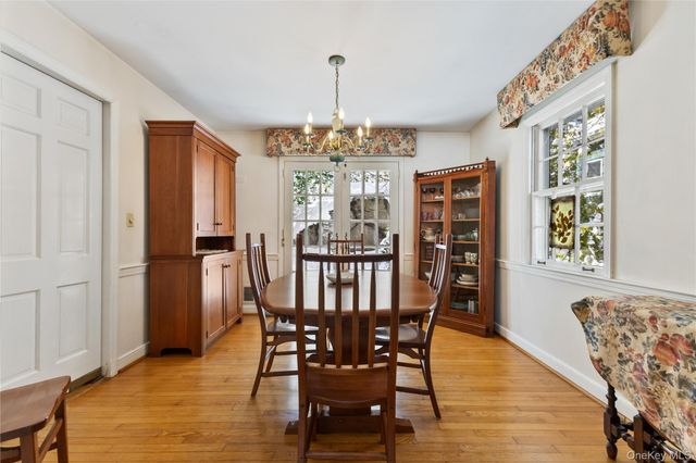 32 Harrison Drive, Larchmont, NY 10538