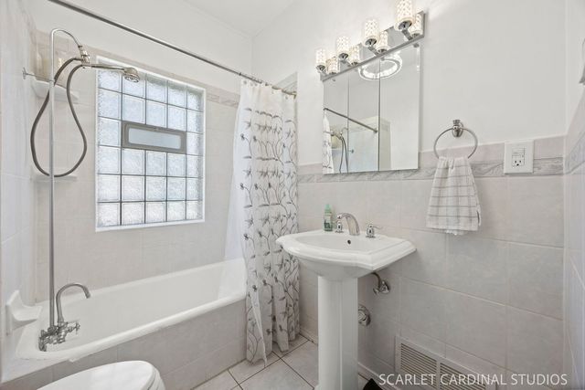 50 E Oak Street, Villa Park, IL 60181