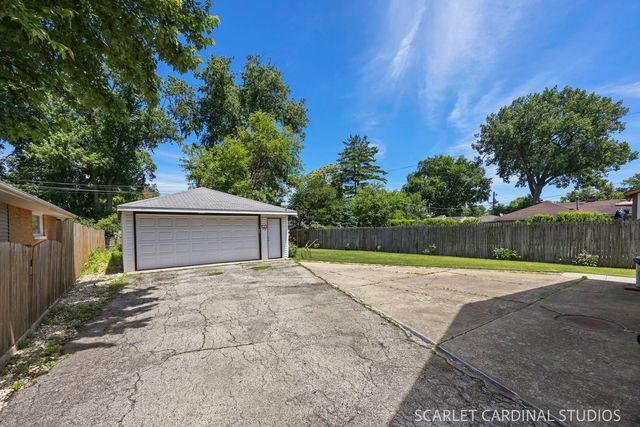 50 E Oak Street, Villa Park, IL 60181