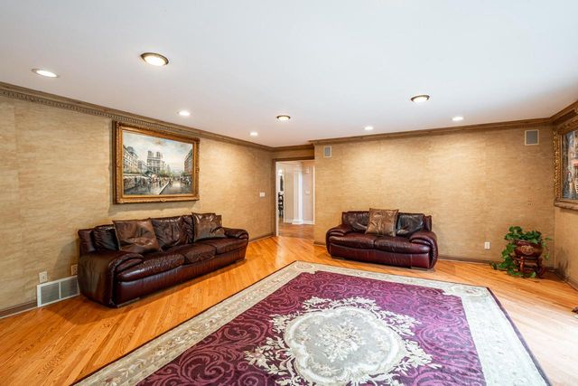 229 Indian Creek COURT, Fox Point, WI 53217