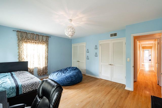 229 Indian Creek COURT, Fox Point, WI 53217
