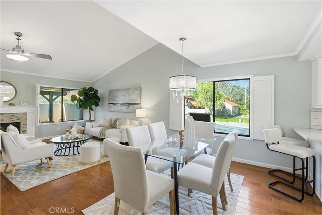 20066 Avenue Of The Oaks, Newhall, CA 91321