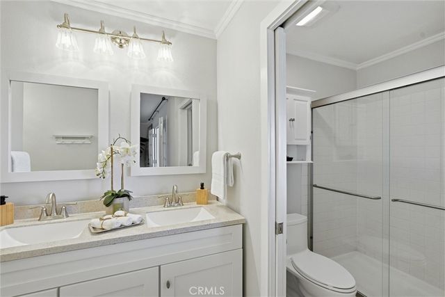 20066 Avenue Of The Oaks, Newhall, CA 91321