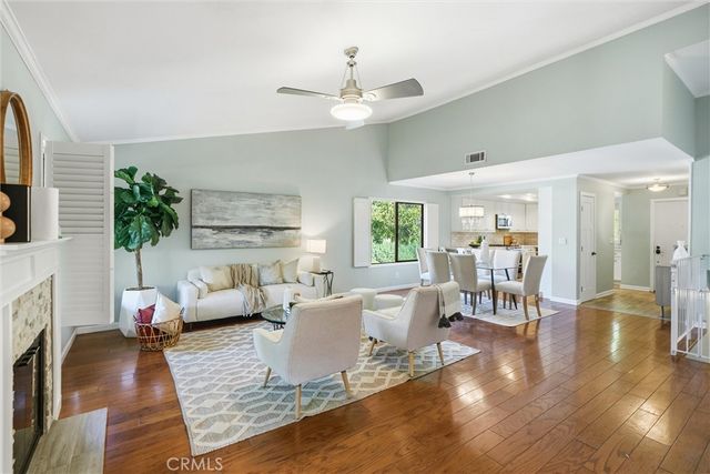 20066 Avenue Of The Oaks, Newhall, CA 91321