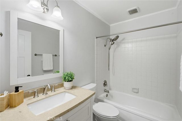 20066 Avenue Of The Oaks, Newhall, CA 91321