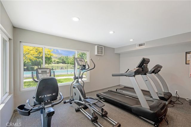 20066 Avenue Of The Oaks, Newhall, CA 91321