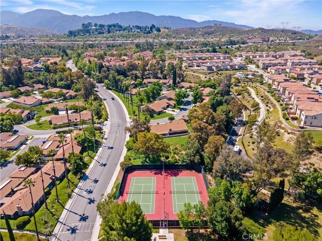 20066 Avenue Of The Oaks, Newhall, CA 91321