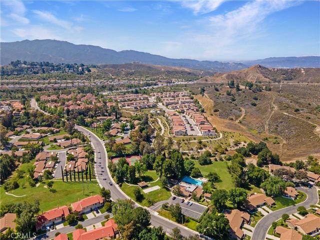 20066 Avenue Of The Oaks, Newhall, CA 91321