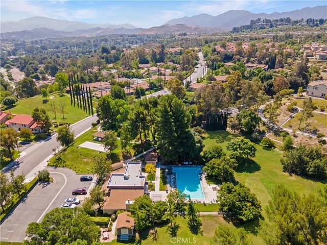 20066 Avenue Of The Oaks, Newhall, CA 91321