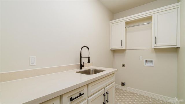 8022 N 49th Lane, Mcallen, TX 78504