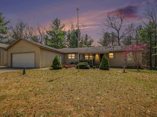 4905 N Wayne Road, Pentwater Twp, MI 49449