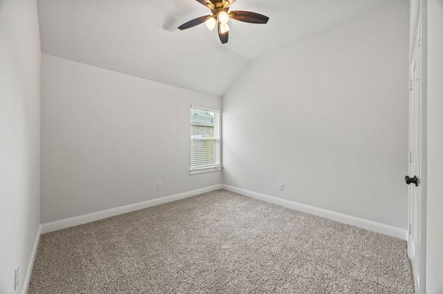 102 Maverick Trail, Valley View, TX 76272