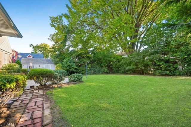 85 Chelsea Rd, Clifton City, NJ 07012