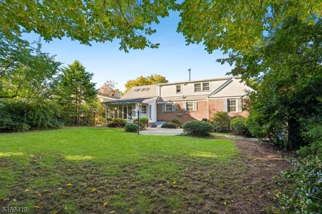 85 Chelsea Rd, Clifton City, NJ 07012
