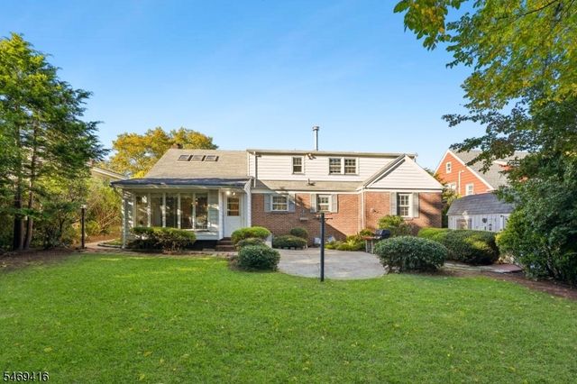 85 Chelsea Rd, Clifton City, NJ 07012