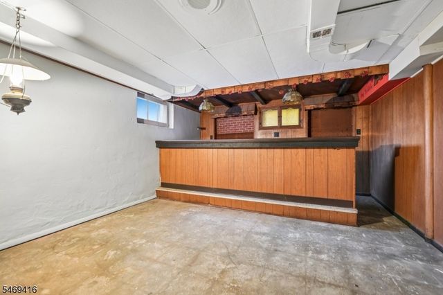 85 Chelsea Rd, Clifton City, NJ 07012