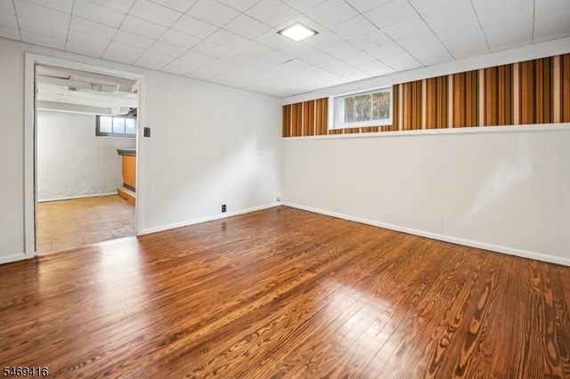 85 Chelsea Rd, Clifton City, NJ 07012